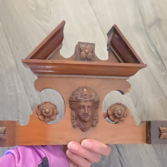 Elegant Brown Wall Shelf with Carved Details - Picture 6 of 6